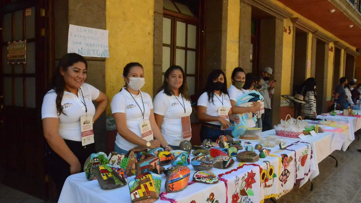 Expo Jóvenes Construyendo el Futuro fue un foro para mostrar el aprendizaje de los beneficiarios.  Luis Luévanos  El Sol de San Juan del Río.